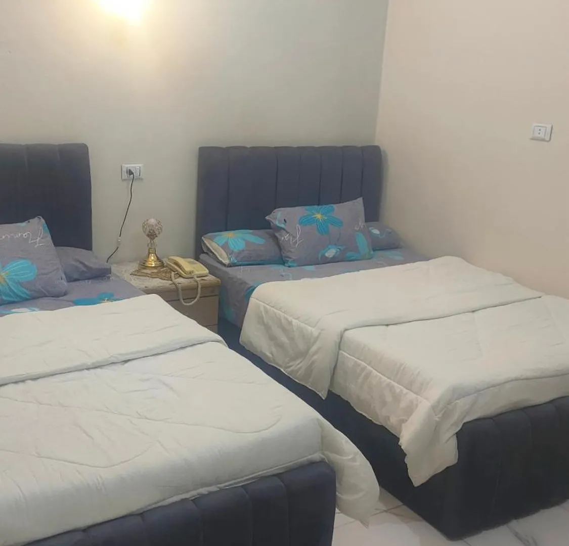 Luxor Apartment 0*,